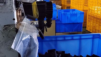 Heat shrink tubing cutting